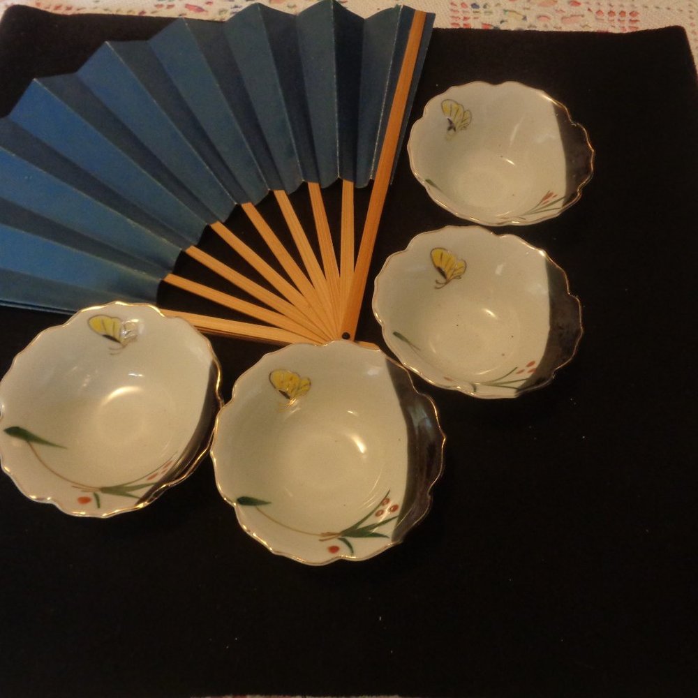VINTAGE ASIAN 4 BUTTERFLY BOWLS & FAN LOT